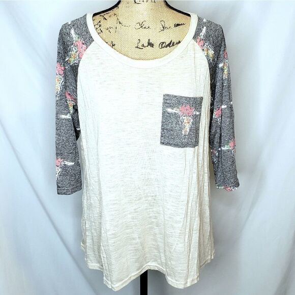 Umgee | Southwestern Floral Bull Baseball Tee - Picture 1 of 3